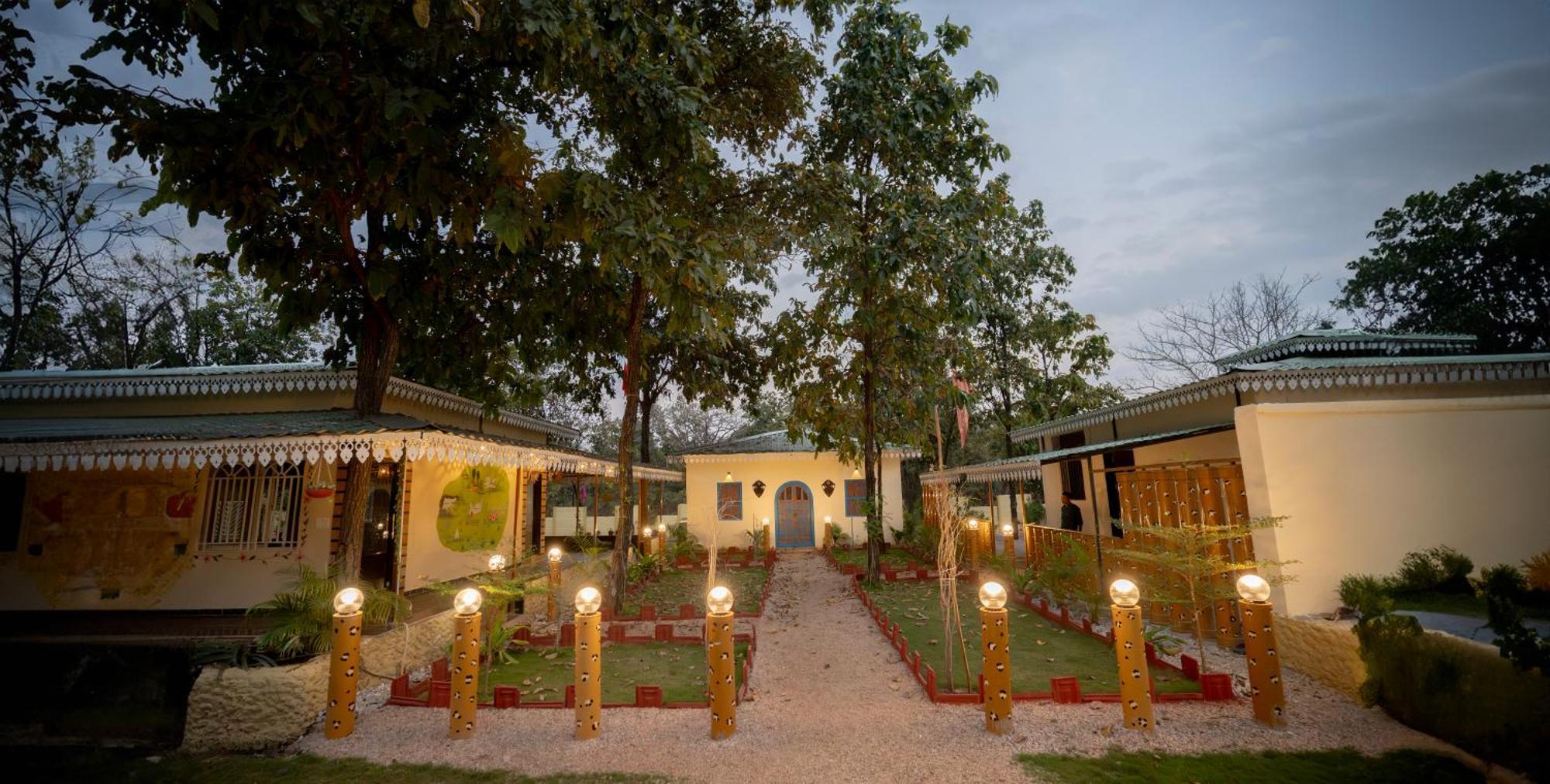 Palash The Jungle Resort Gondia Exterior photo
